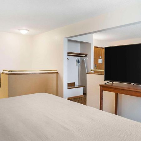 Quality Inn & Suites Manistique Extérieur photo