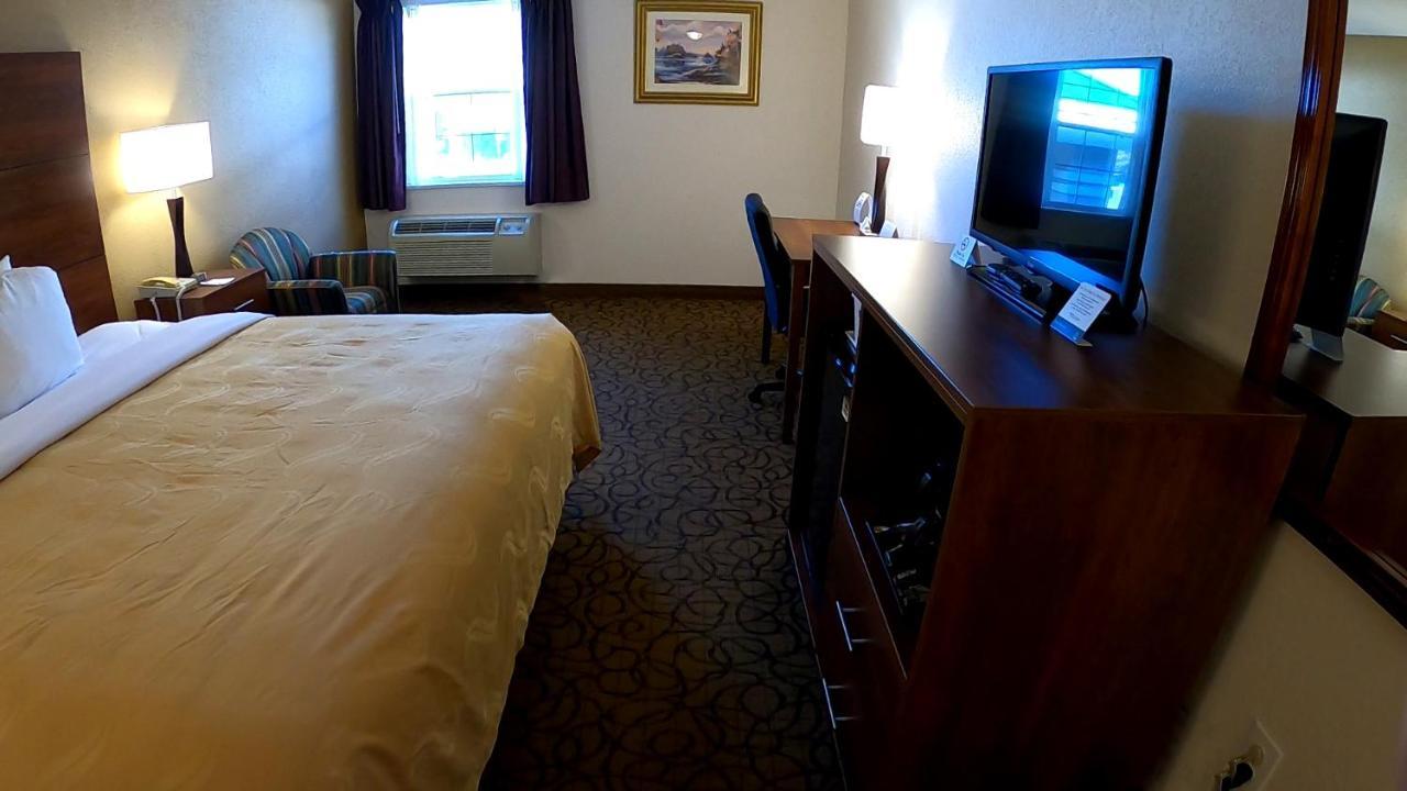 Quality Inn & Suites Manistique Extérieur photo
