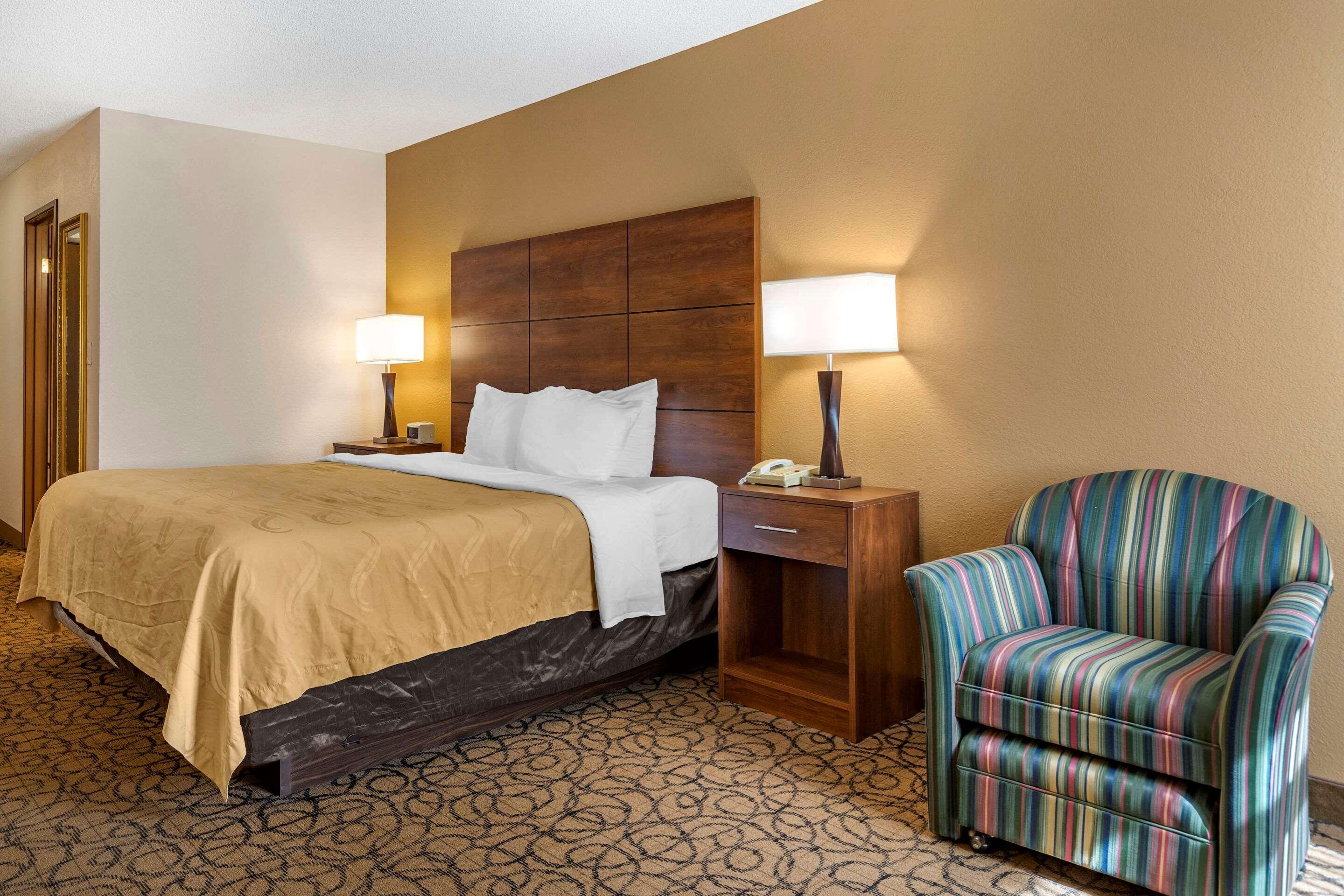 Quality Inn & Suites Manistique Extérieur photo