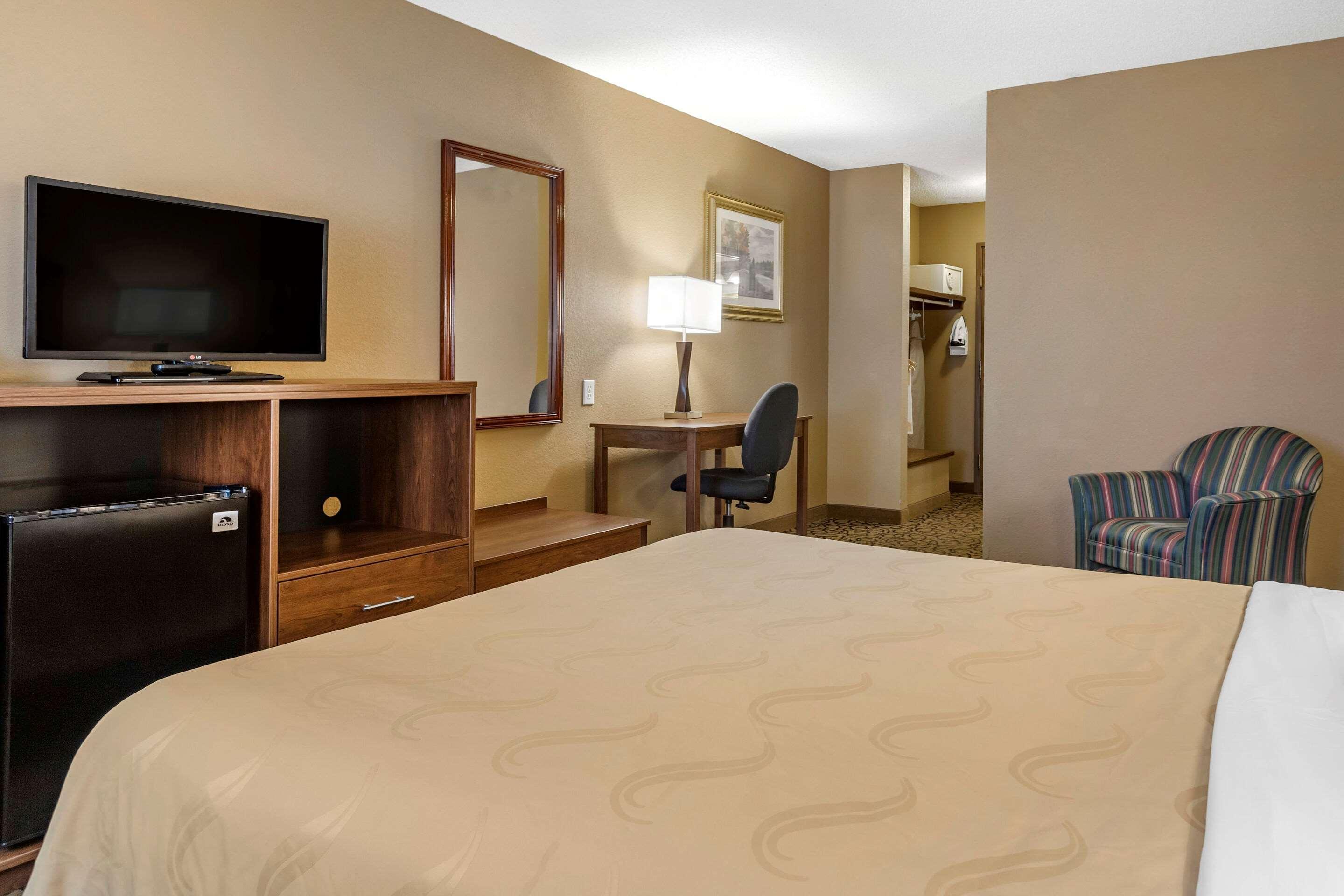 Quality Inn & Suites Manistique Extérieur photo