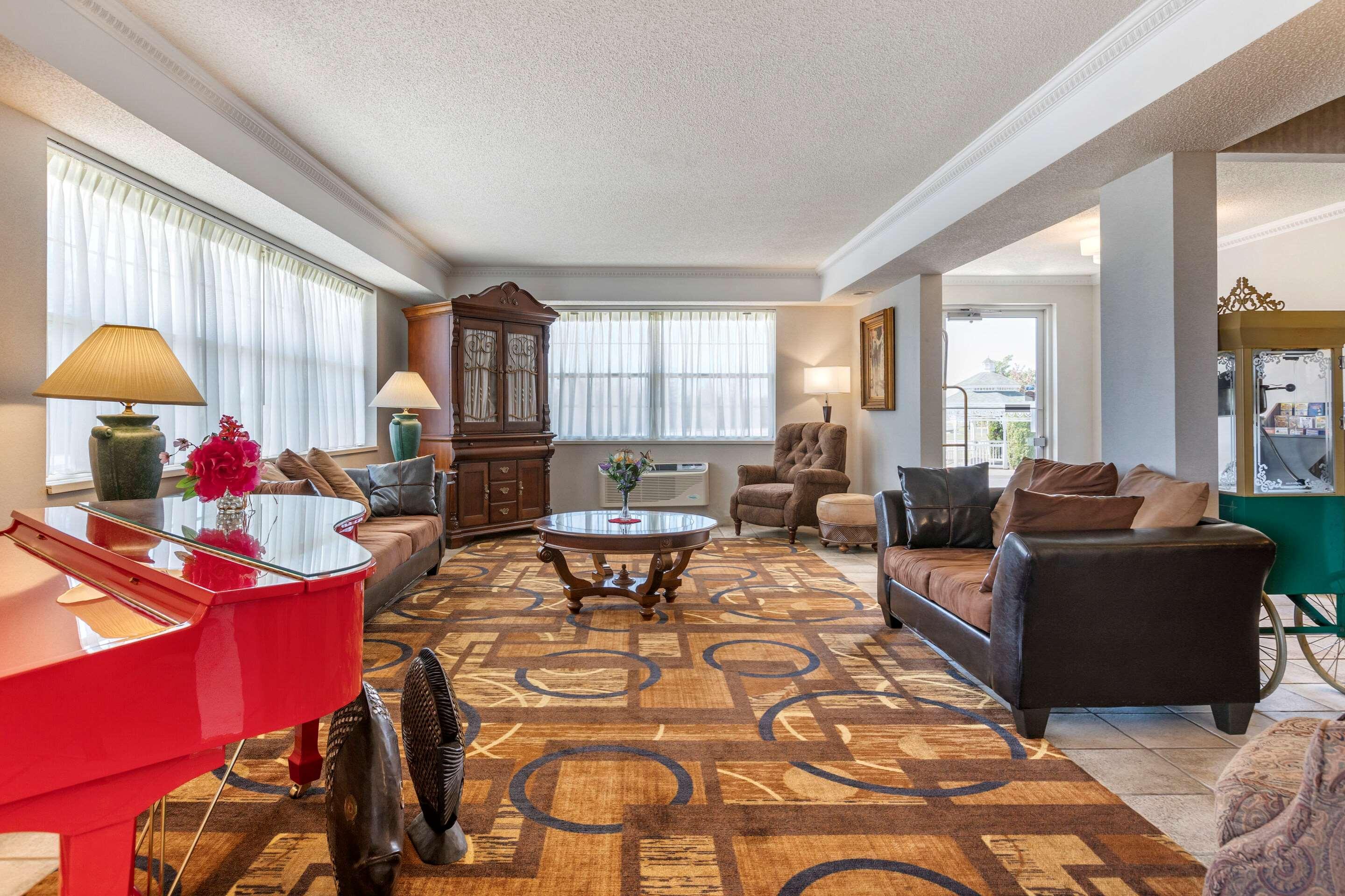 Quality Inn & Suites Manistique Extérieur photo