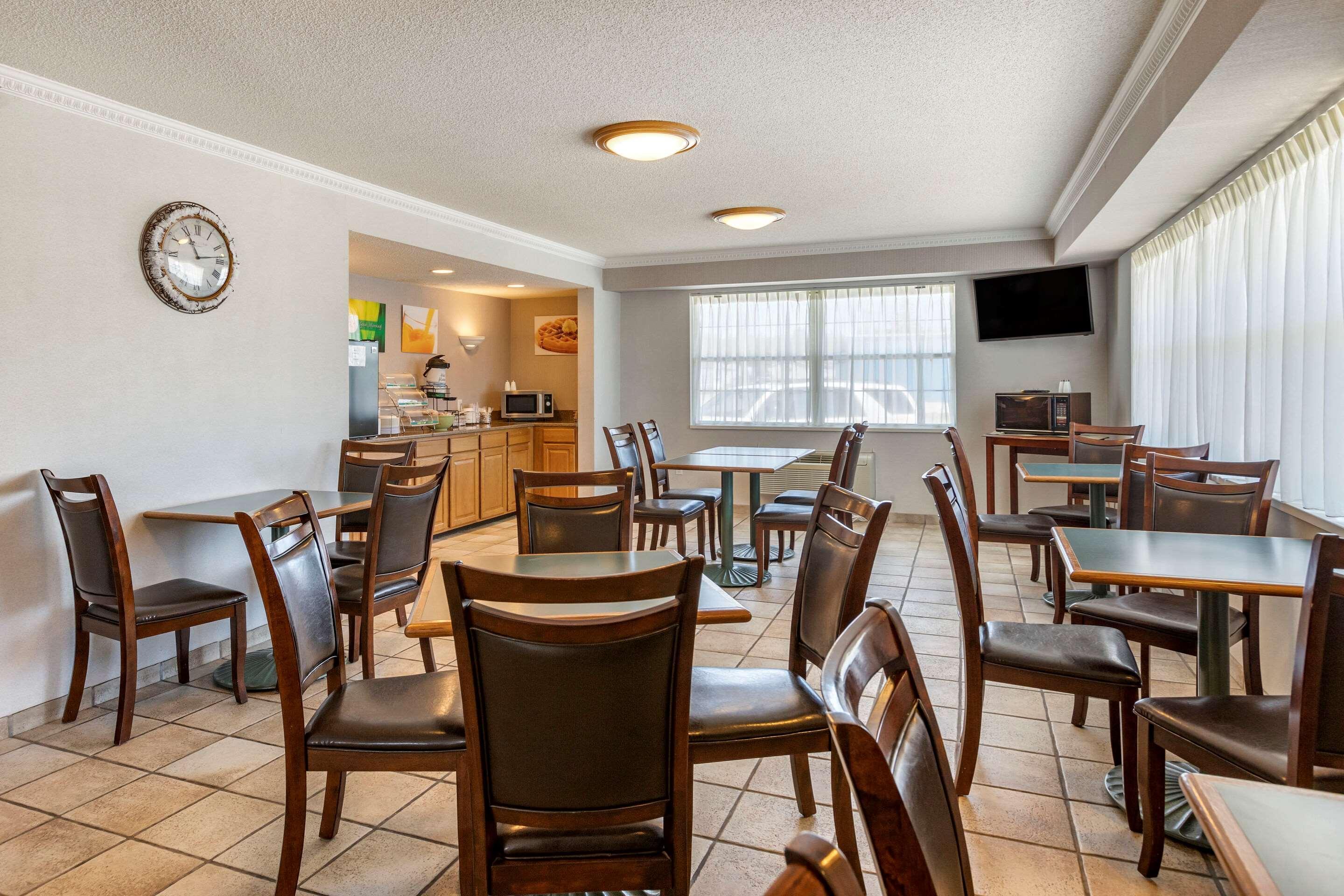 Quality Inn & Suites Manistique Extérieur photo