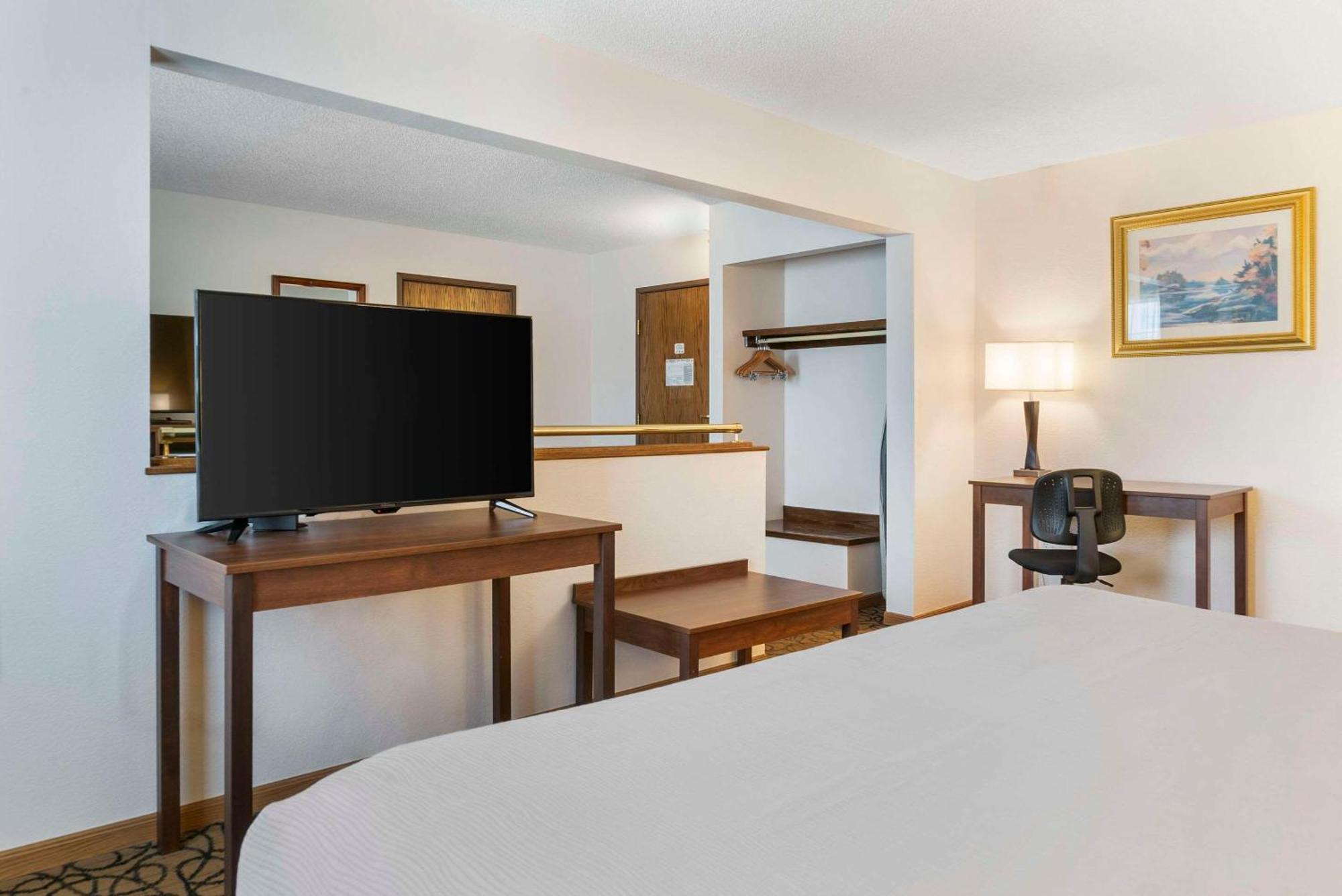 Quality Inn & Suites Manistique Extérieur photo
