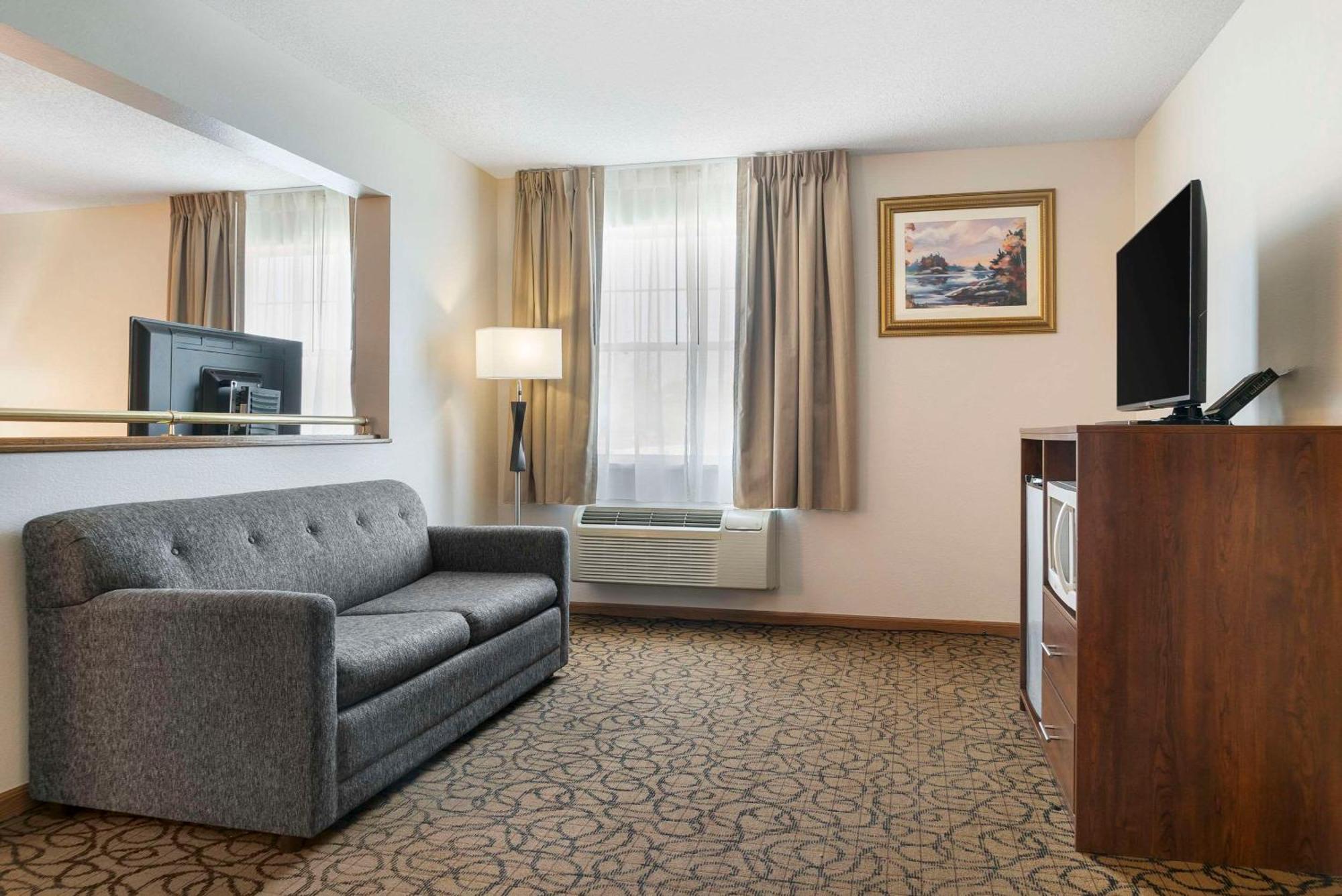 Quality Inn & Suites Manistique Extérieur photo